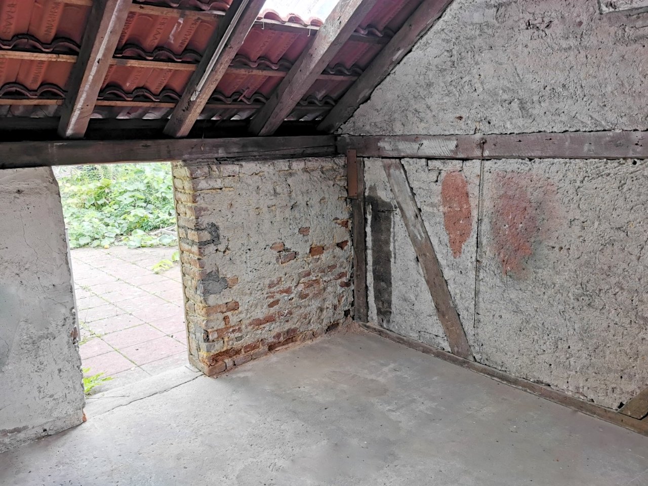 *Einfamilienhaus mit Garten und Garage zum Selbstgestalten*