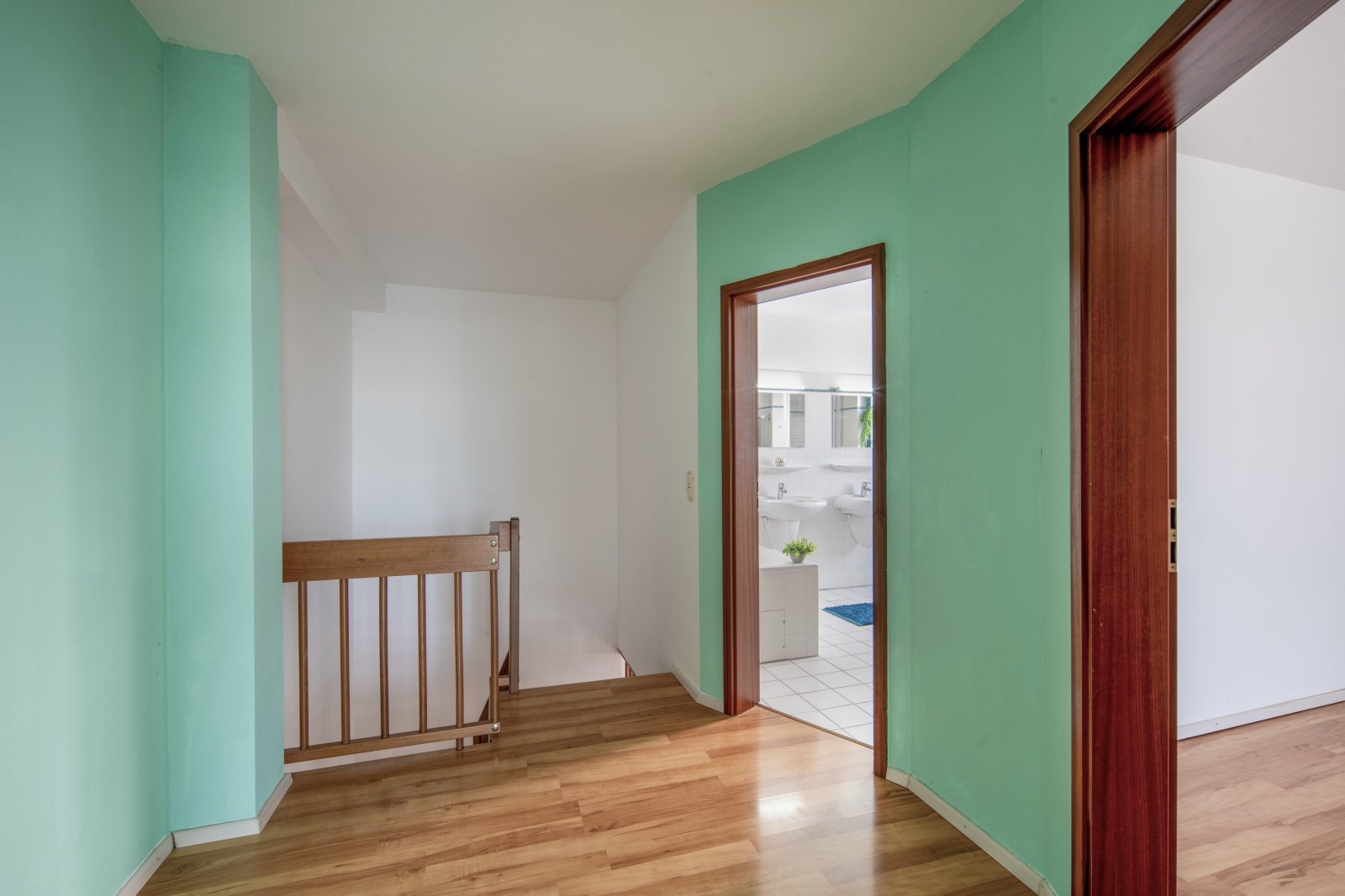 3-Zimmer / Wie im eigenem Haus *IDEAL FÜR PAARE + SINGLES*