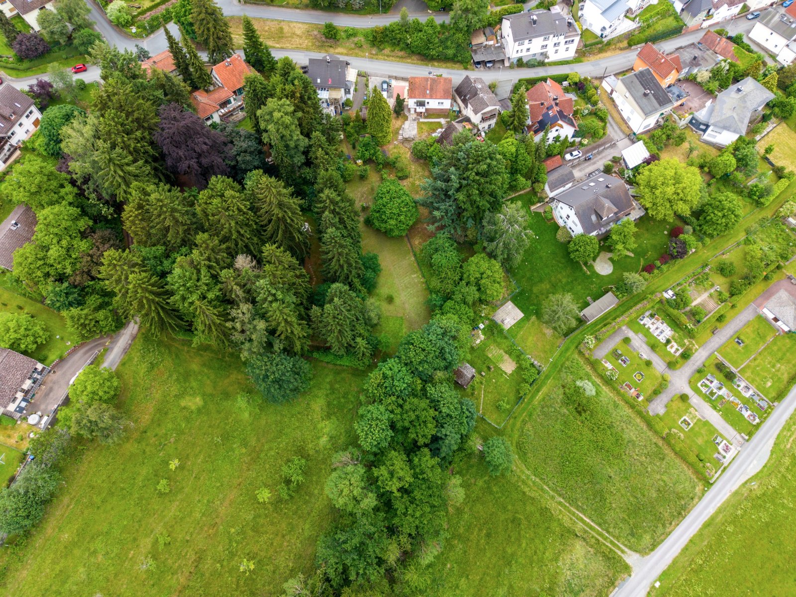 Grosszügiges Grundstück in Dorfweil*