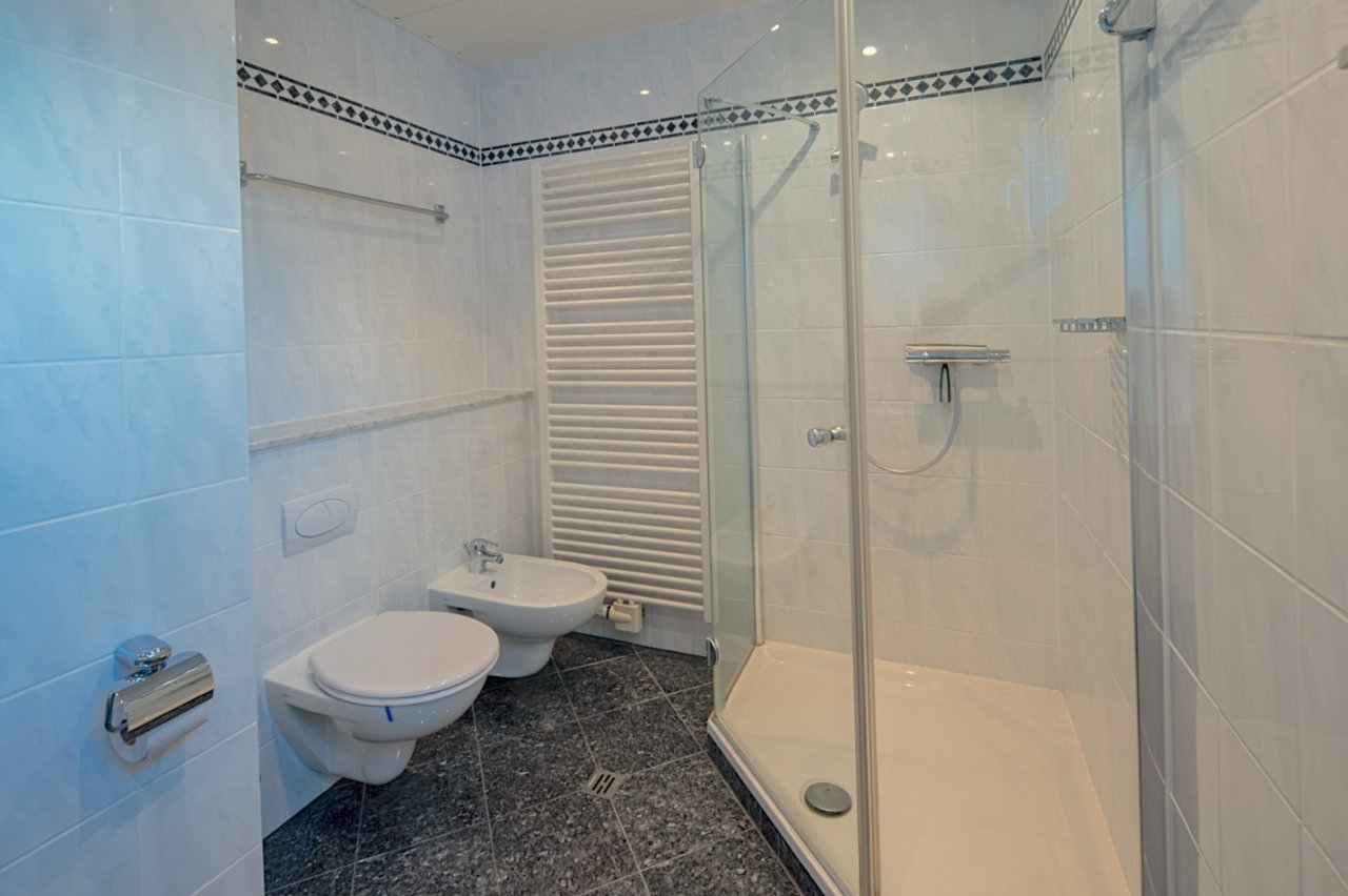 OG_Bad mit Dusche OG_Bad mit Dusche
